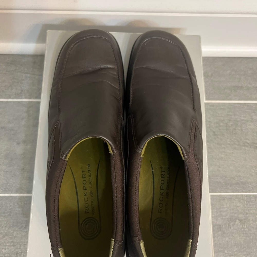 Rockport women’s Brown Slip-On Loafers - Picture 3 of 5